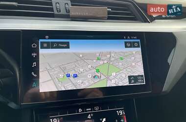 Внедорожник / Кроссовер Audi e-tron 2021 в 