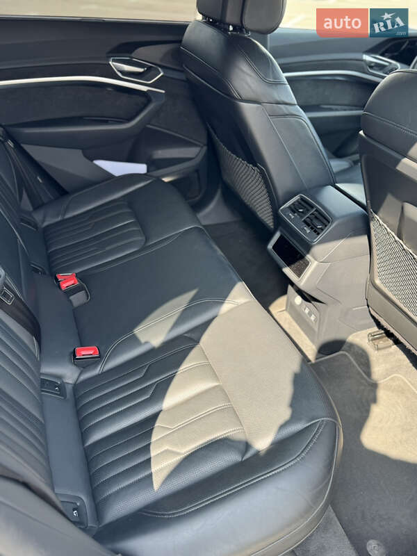 Позашляховик / Кросовер Audi e-tron 2019 в Львові