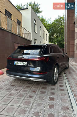 Внедорожник / Кроссовер Audi e-tron 2019 в 