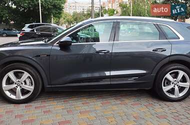 Внедорожник / Кроссовер Audi e-tron 2019 в 