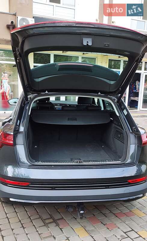 Внедорожник / Кроссовер Audi e-tron 2019 в Кременчуге фото 11 Внедорожник / Кроссовер Audi e-tron 2019 в Кременчуге