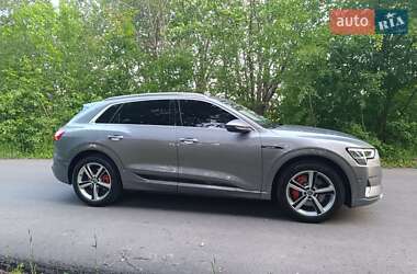 Внедорожник / Кроссовер Audi e-tron 2019 в 