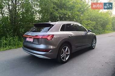 Внедорожник / Кроссовер Audi e-tron 2019 в 