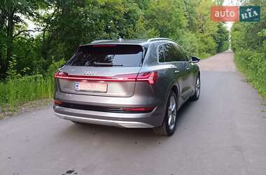 Внедорожник / Кроссовер Audi e-tron 2019 в 