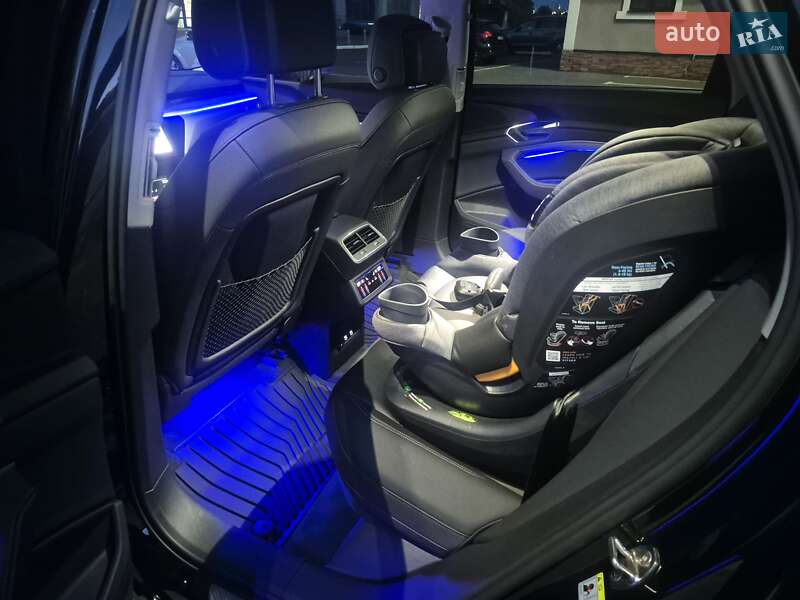 Внедорожник / Кроссовер Audi e-tron 2020 в Киеве