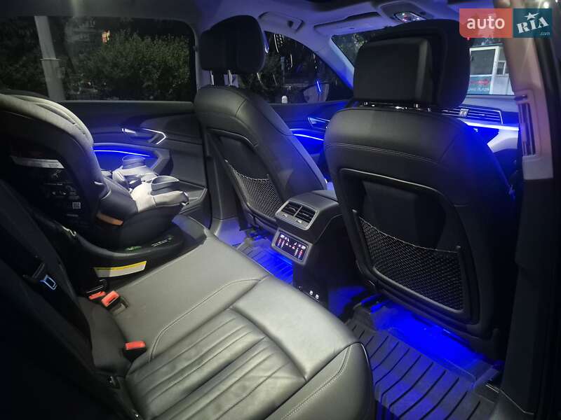 Внедорожник / Кроссовер Audi e-tron 2020 в Киеве