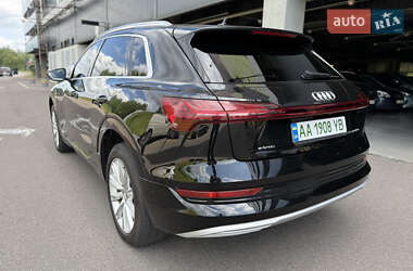 Внедорожник / Кроссовер Audi e-tron 2019 в 