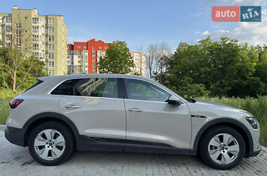 Внедорожник / Кроссовер Audi e-tron 2021 в 