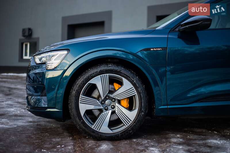 Внедорожник / Кроссовер Audi e-tron 2019 в Киеве