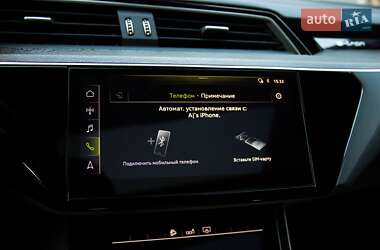 Внедорожник / Кроссовер Audi e-tron 2019 в 