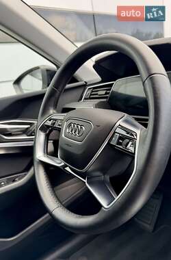 Внедорожник / Кроссовер Audi e-tron 2022 в 