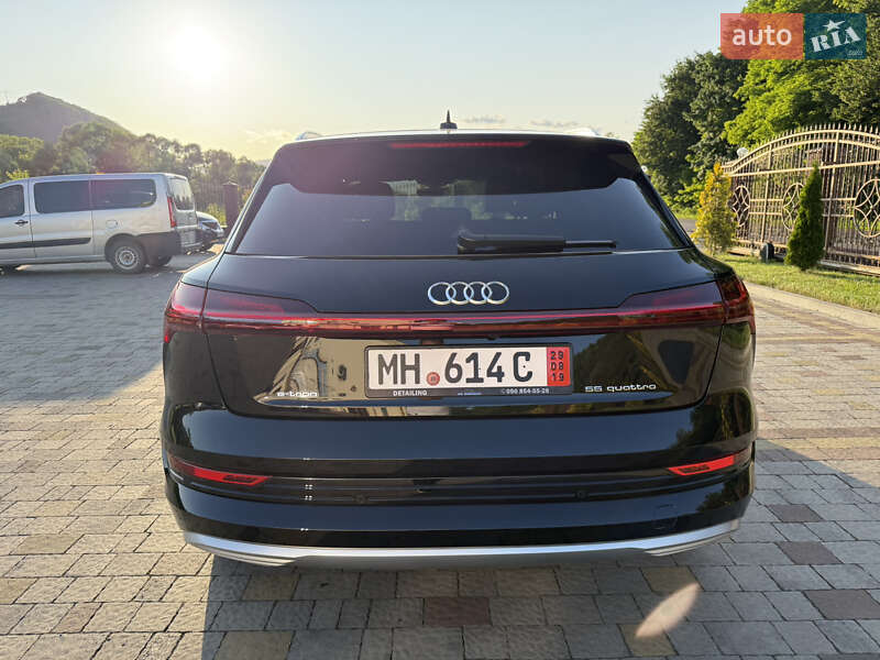 Внедорожник / Кроссовер Audi e-tron 2020 в Сваляве