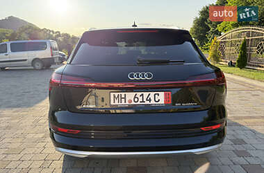 Внедорожник / Кроссовер Audi e-tron 2020 в 