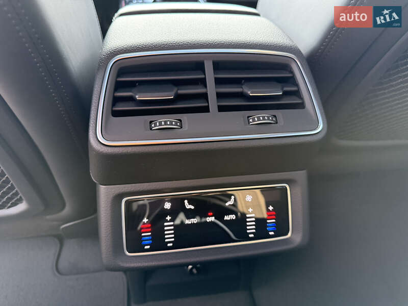 Внедорожник / Кроссовер Audi e-tron 2020 в Сваляве