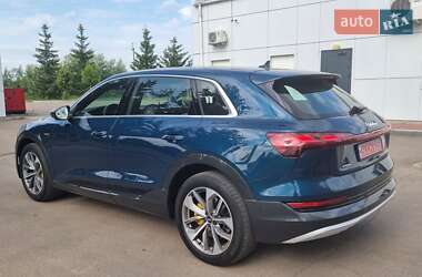 Внедорожник / Кроссовер Audi e-tron 2019 в 