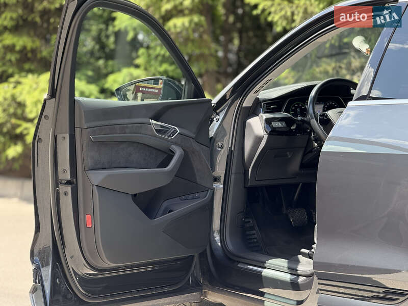 Внедорожник / Кроссовер Audi e-tron 2019 в Тернополе