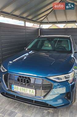 Позашляховик / Кросовер Audi e-tron 2019 в 