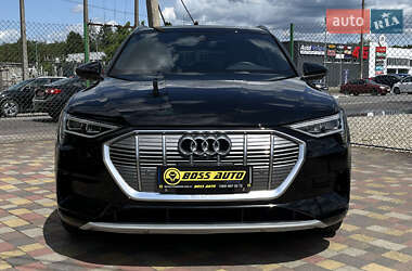 Внедорожник / Кроссовер Audi e-tron 2022 в 