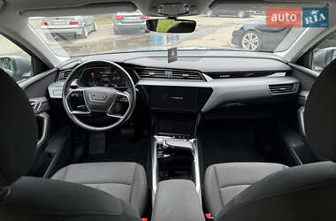 Внедорожник / Кроссовер Audi e-tron 2019 в 