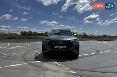 Позашляховик / Кросовер Audi e-tron 2021 в Києві