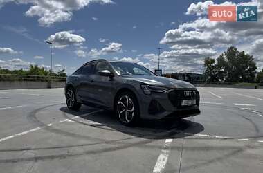 Внедорожник / Кроссовер Audi e-tron 2021 в 