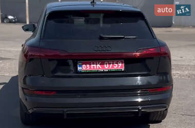 Внедорожник / Кроссовер Audi e-tron 2022 в 