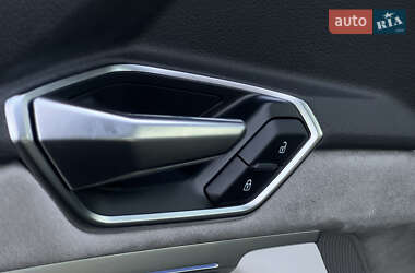 Внедорожник / Кроссовер Audi e-tron 2019 в 