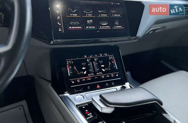 Внедорожник / Кроссовер Audi e-tron 2019 в 