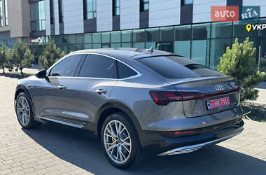 Внедорожник / Кроссовер Audi e-tron 2023 в 
