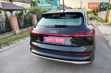Внедорожник / Кроссовер Audi e-tron 2019 в 