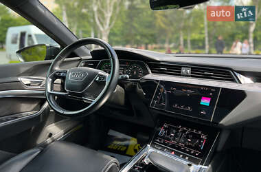 Внедорожник / Кроссовер Audi e-tron 2019 в 
