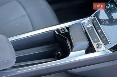 Внедорожник / Кроссовер Audi e-tron 2019 в 