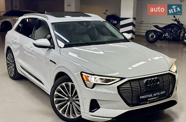 Внедорожник / Кроссовер Audi e-tron 2019 в 