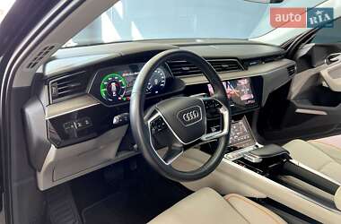 Внедорожник / Кроссовер Audi e-tron 2019 в 