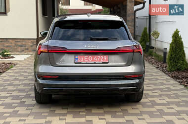 Внедорожник / Кроссовер Audi e-tron 2020 в 