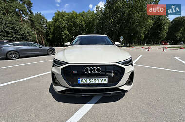 Внедорожник / Кроссовер Audi e-tron 2020 в 