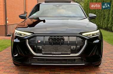 Внедорожник / Кроссовер Audi e-tron 2021 в 