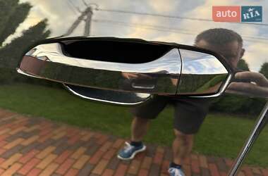 Внедорожник / Кроссовер Audi e-tron 2021 в 