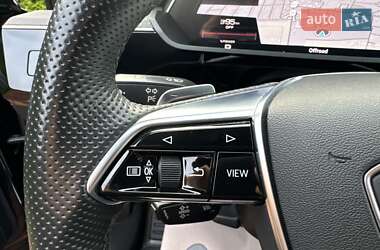 Внедорожник / Кроссовер Audi e-tron 2021 в 