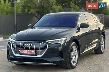 Внедорожник / Кроссовер Audi e-tron 2020 в 