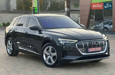 Внедорожник / Кроссовер Audi e-tron 2020 в 