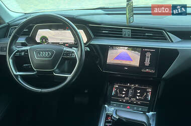 Внедорожник / Кроссовер Audi e-tron 2020 в 