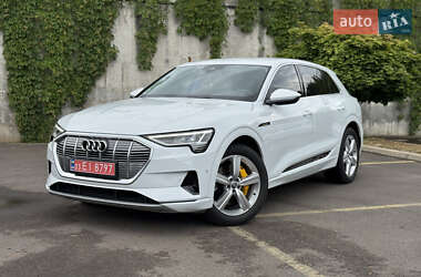 Внедорожник / Кроссовер Audi e-tron 2021 в 