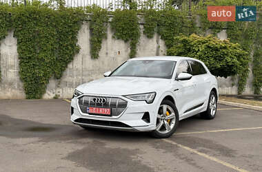 Внедорожник / Кроссовер Audi e-tron 2021 в 