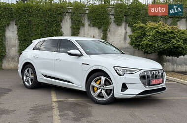 Внедорожник / Кроссовер Audi e-tron 2021 в 
