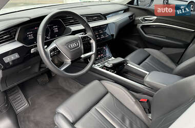Внедорожник / Кроссовер Audi e-tron 2021 в 
