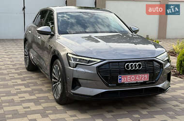 Внедорожник / Кроссовер Audi e-tron 2020 в 