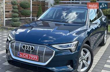 Внедорожник / Кроссовер Audi e-tron 2021 в 
