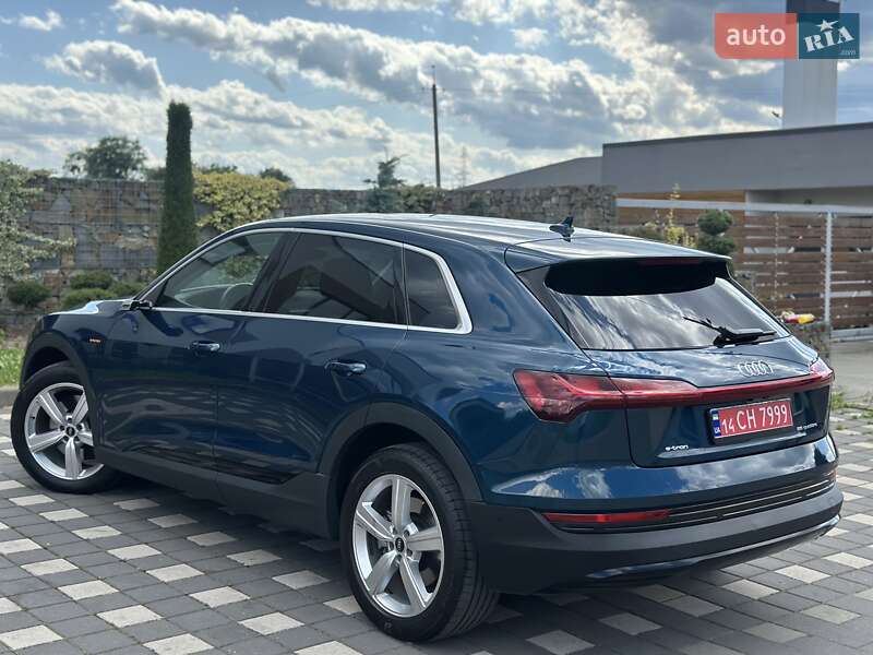 Внедорожник / Кроссовер Audi e-tron 2021 в Стрые