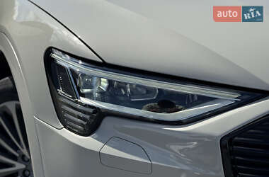 Позашляховик / Кросовер Audi e-tron 2020 в 